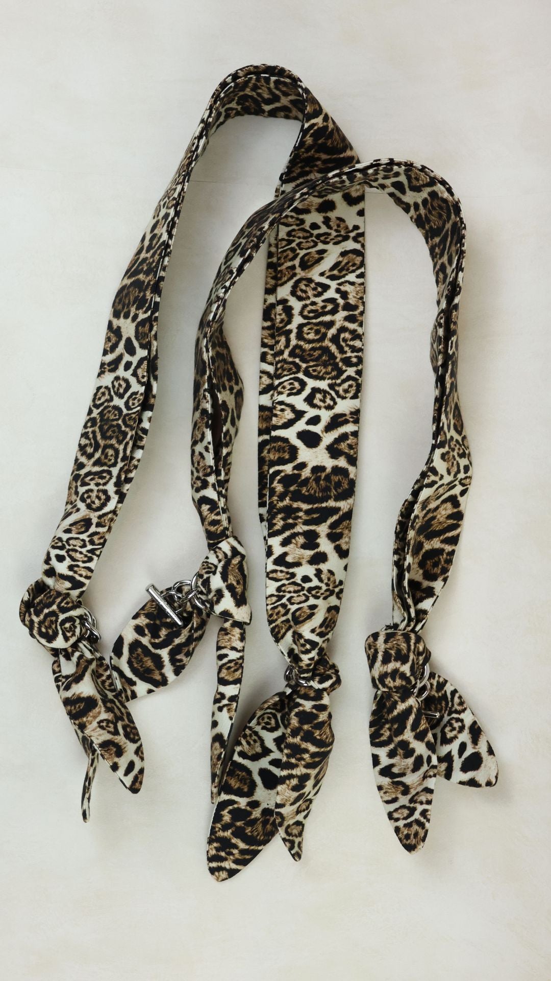La paire de anses à noeuds - leopard