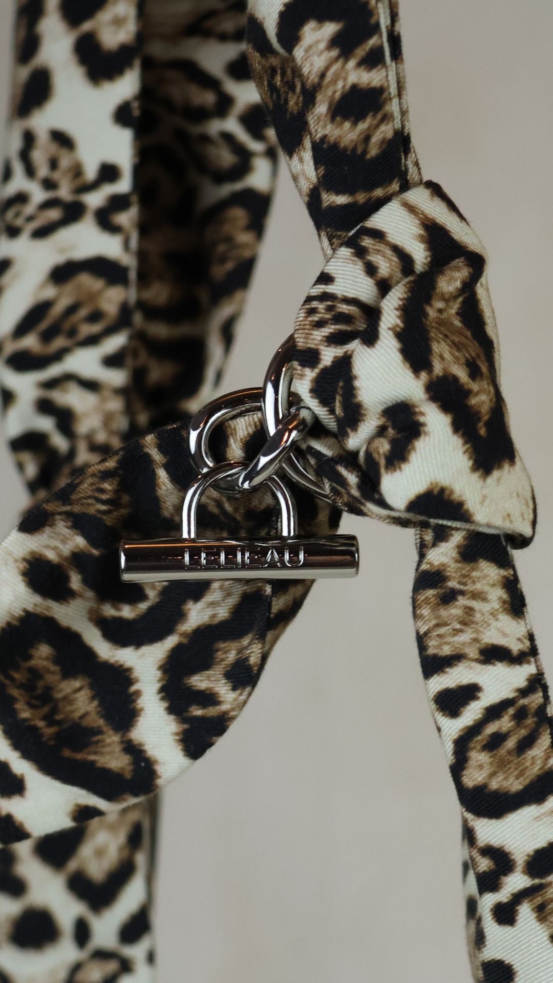 La paire de anses à noeuds - leopard